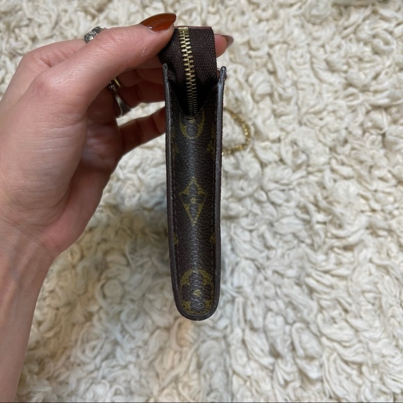 Louis Vuitton Monogram Bucket Pouch 23 - Picture 4 of 12